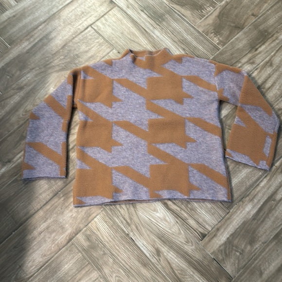 Ann Taylor Sweater - Picture 2 of 5